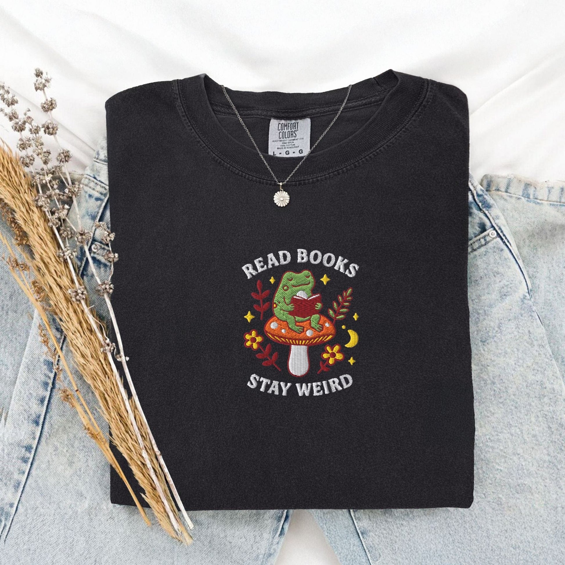 Pine Spice Books Read Books Stay Weird Mushroom Frog T-Shirt Read Books Stay Weird Mushroom Frog T-Shirt