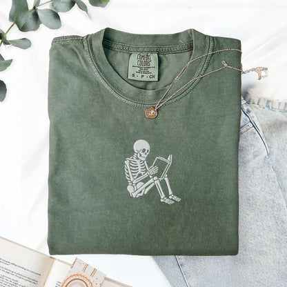 Pine Spice Books Skeleton Reading T-Shirt Skeleton Reading T-Shirt